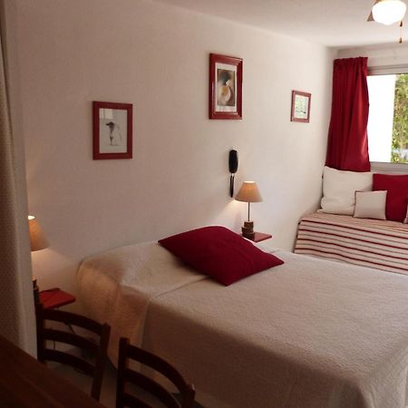 Lou Garbin Hotell Saint-Laurent-dʼAigouze Eksteriør bilde