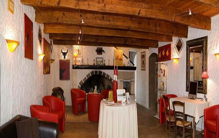 Lou Garbin Hotell Saint-Laurent-dʼAigouze Eksteriør bilde