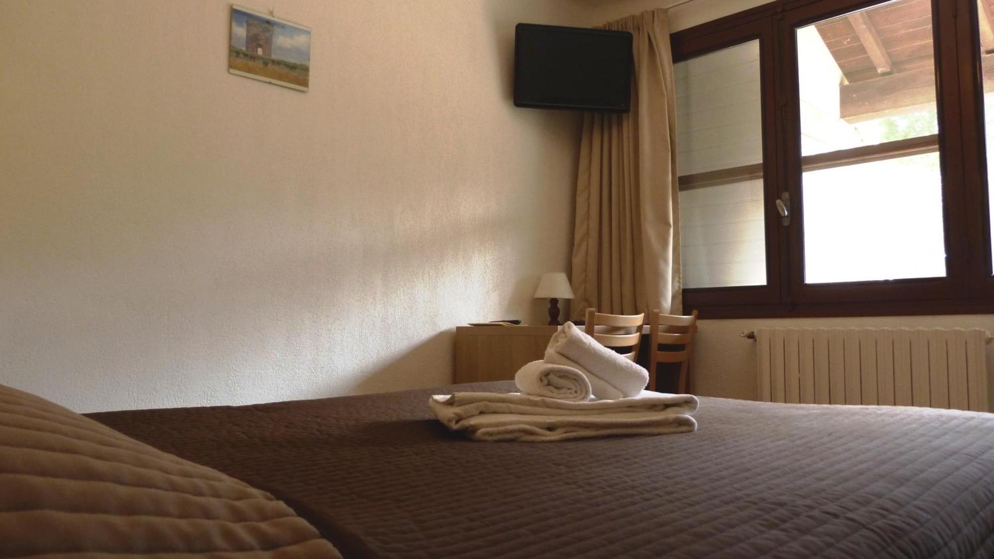 Lou Garbin Hotell Saint-Laurent-dʼAigouze Rom bilde