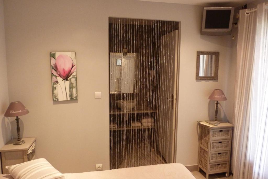 Lou Garbin Hotell Saint-Laurent-dʼAigouze Eksteriør bilde