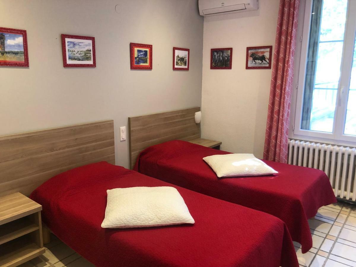 Lou Garbin Hotell Saint-Laurent-dʼAigouze Eksteriør bilde