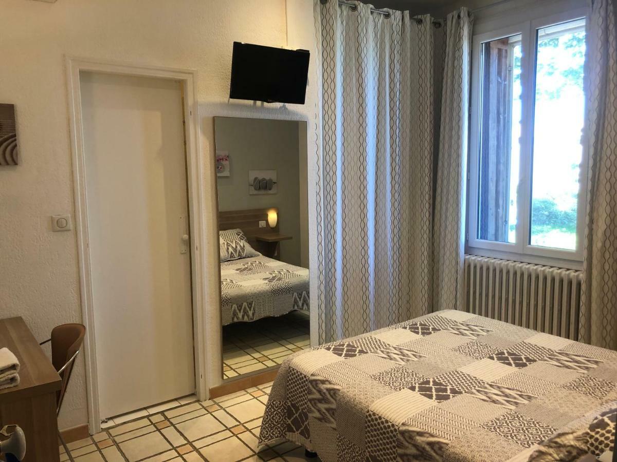 Lou Garbin Hotell Saint-Laurent-dʼAigouze Eksteriør bilde