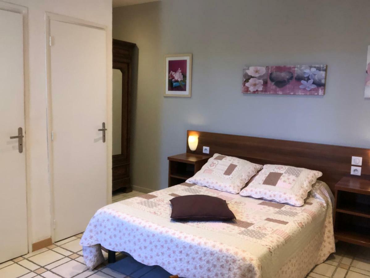 Lou Garbin Hotell Saint-Laurent-dʼAigouze Eksteriør bilde