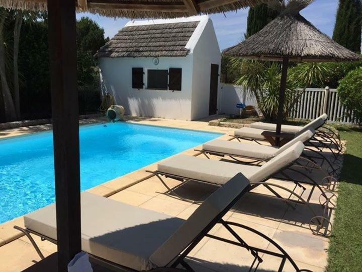 Lou Garbin Hotell Saint-Laurent-dʼAigouze Eksteriør bilde